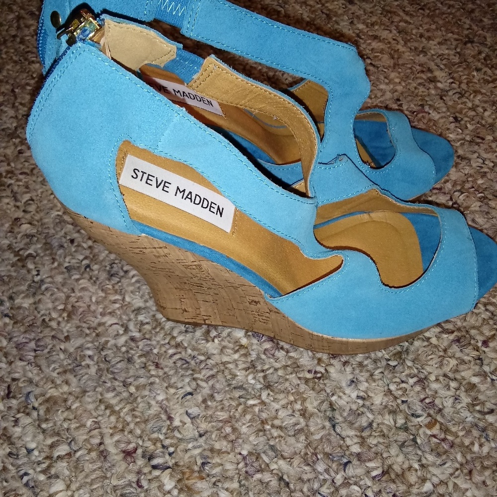 Shoe - Picture 2 of 2